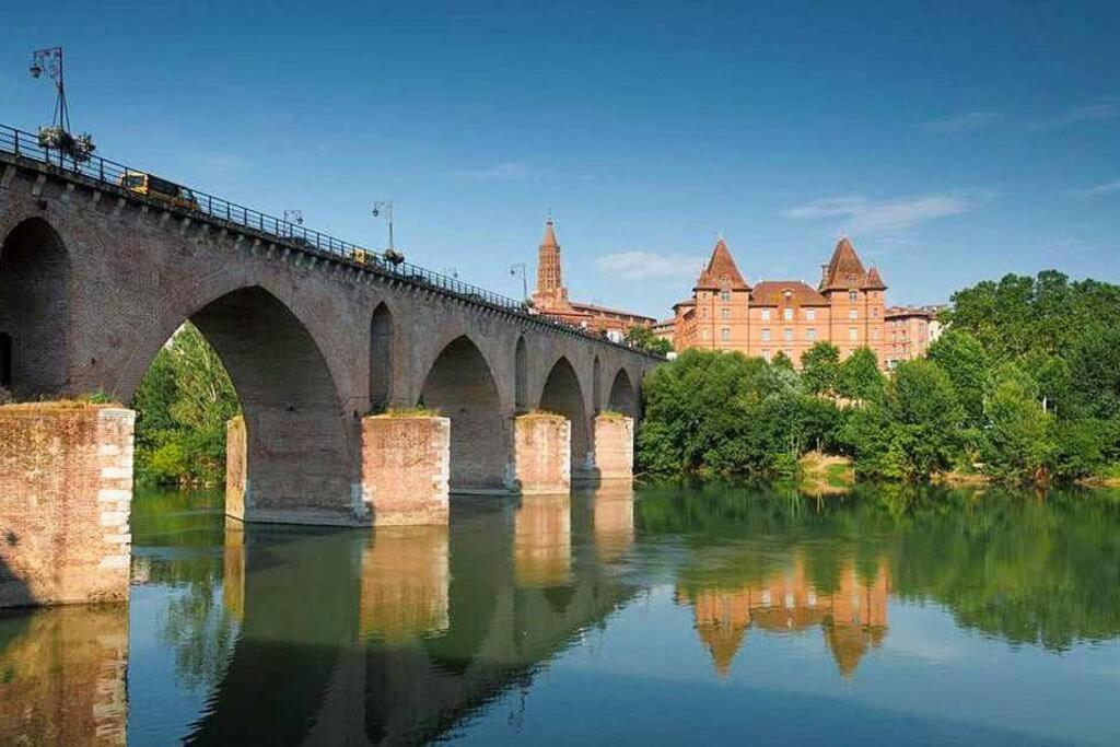 Le Theatre, Coeur De Ville Montauban Eksteriør bilde